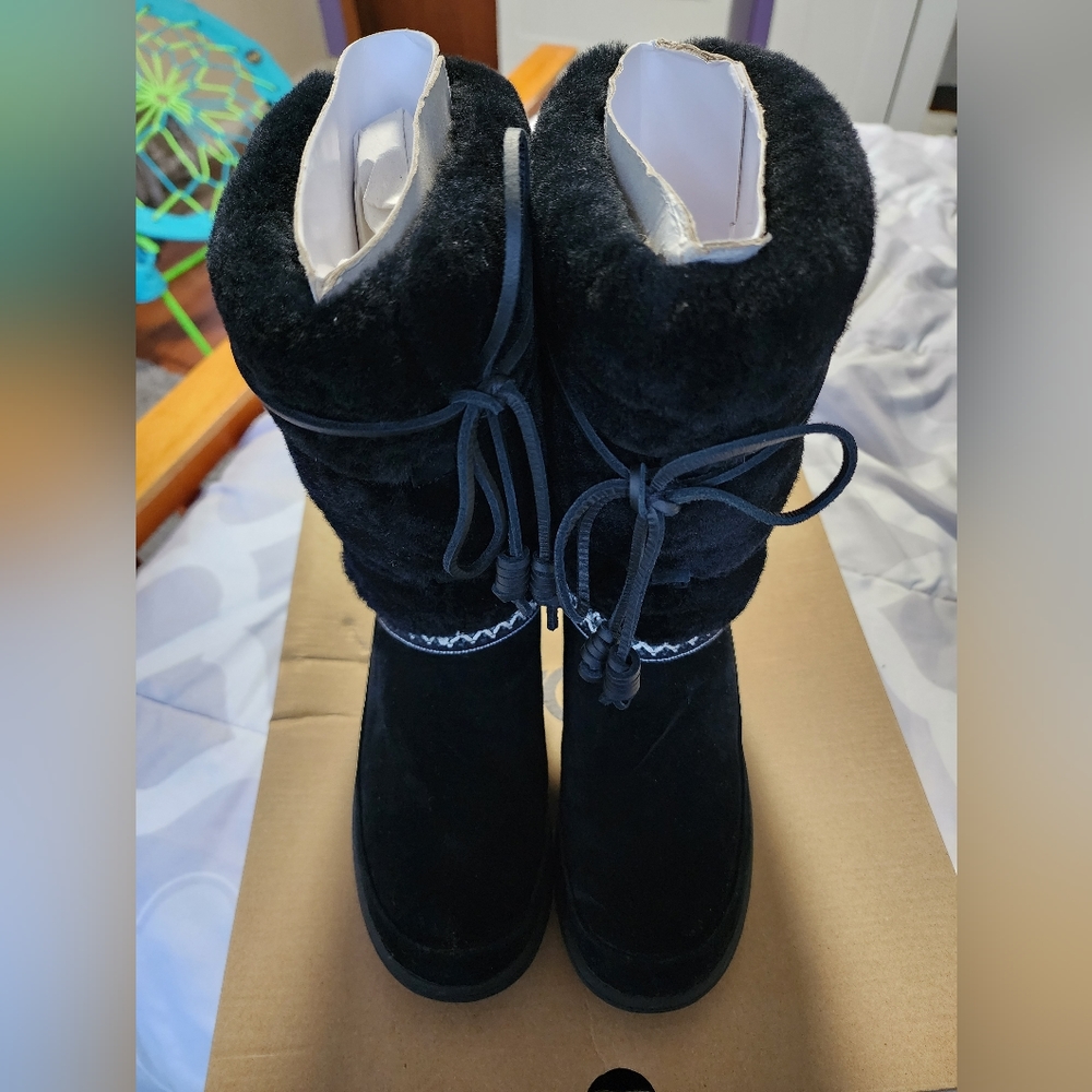 UGG Womens Maxie Tall Boot, Black size 7